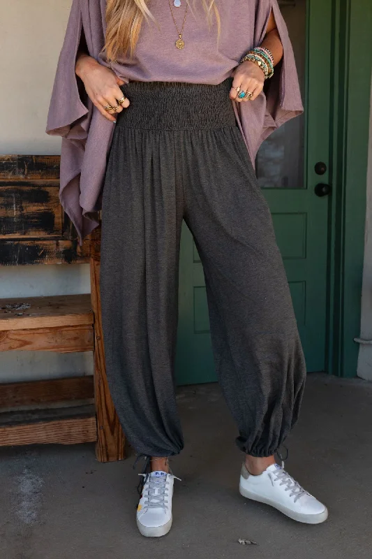 The Nest Angelica Smocked Pant - Charcoal